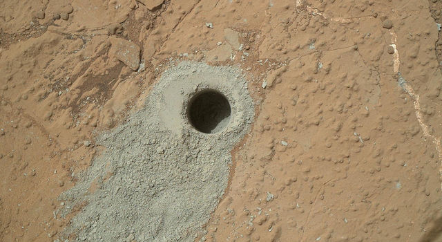 Excavación del robot Curiosity en Marte en donde descubrió rastros aparentemente anormales de Metano