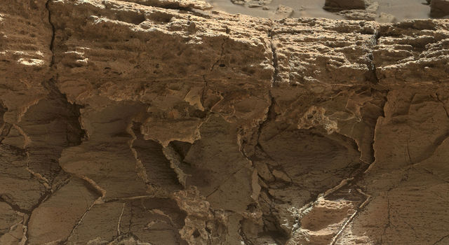 Usædvanlg silicium-holdig klippe på Mars