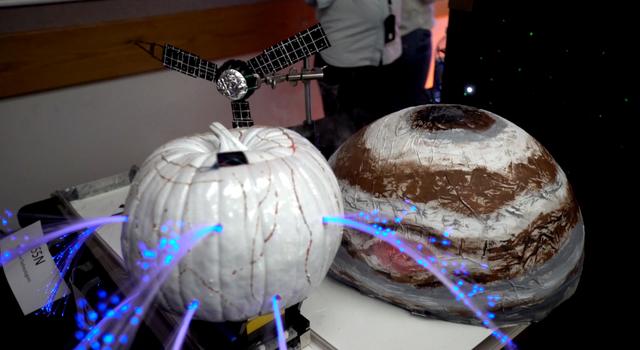 NASA/JPL Pumpkin Design Contest 2016 - Jupiter and Europa Pumpkin