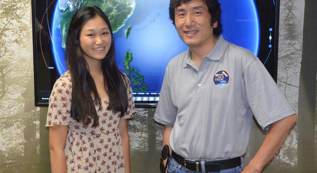 JPL intern Alice Zhai stands with her mentor, Jonathan Jiang.